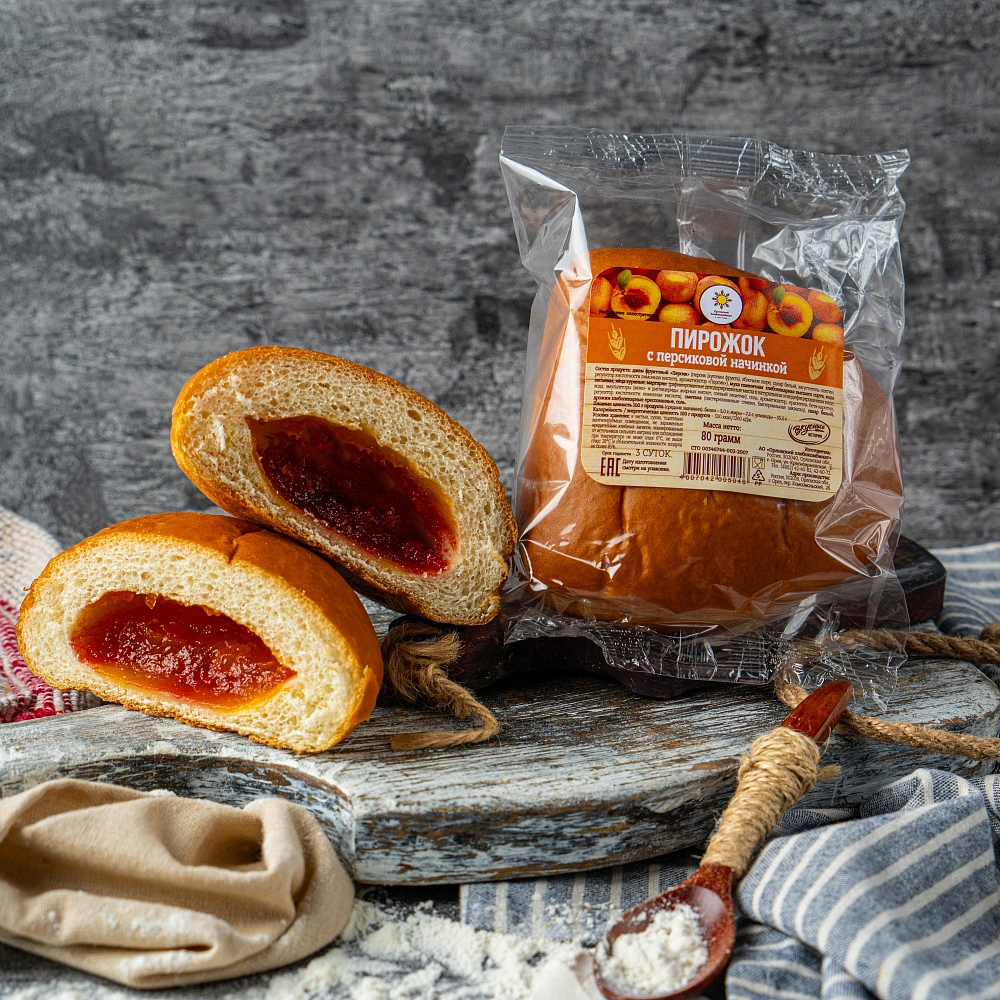 Пирожок с персиковой начинкой