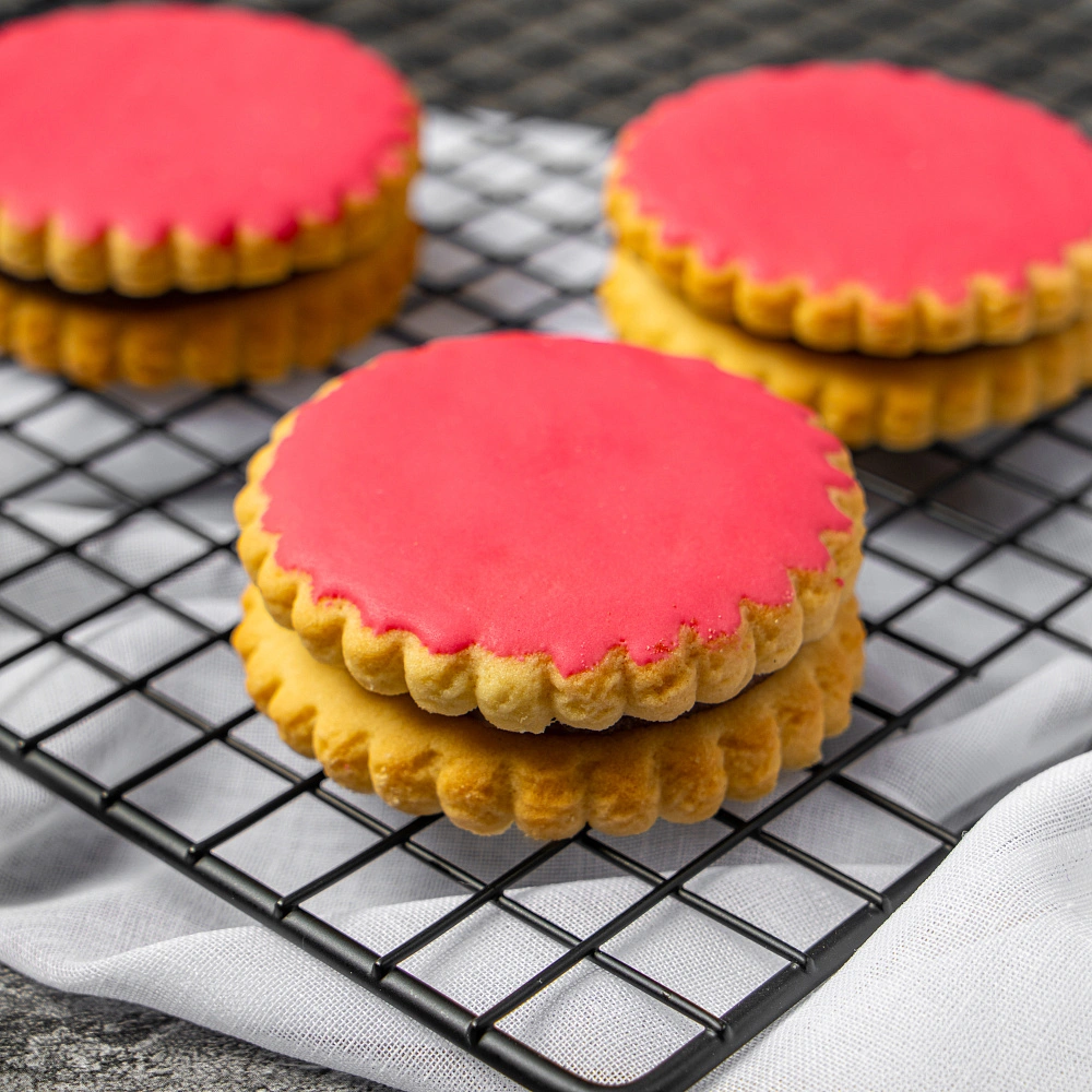 Пирожное Песочное глазированное помадой